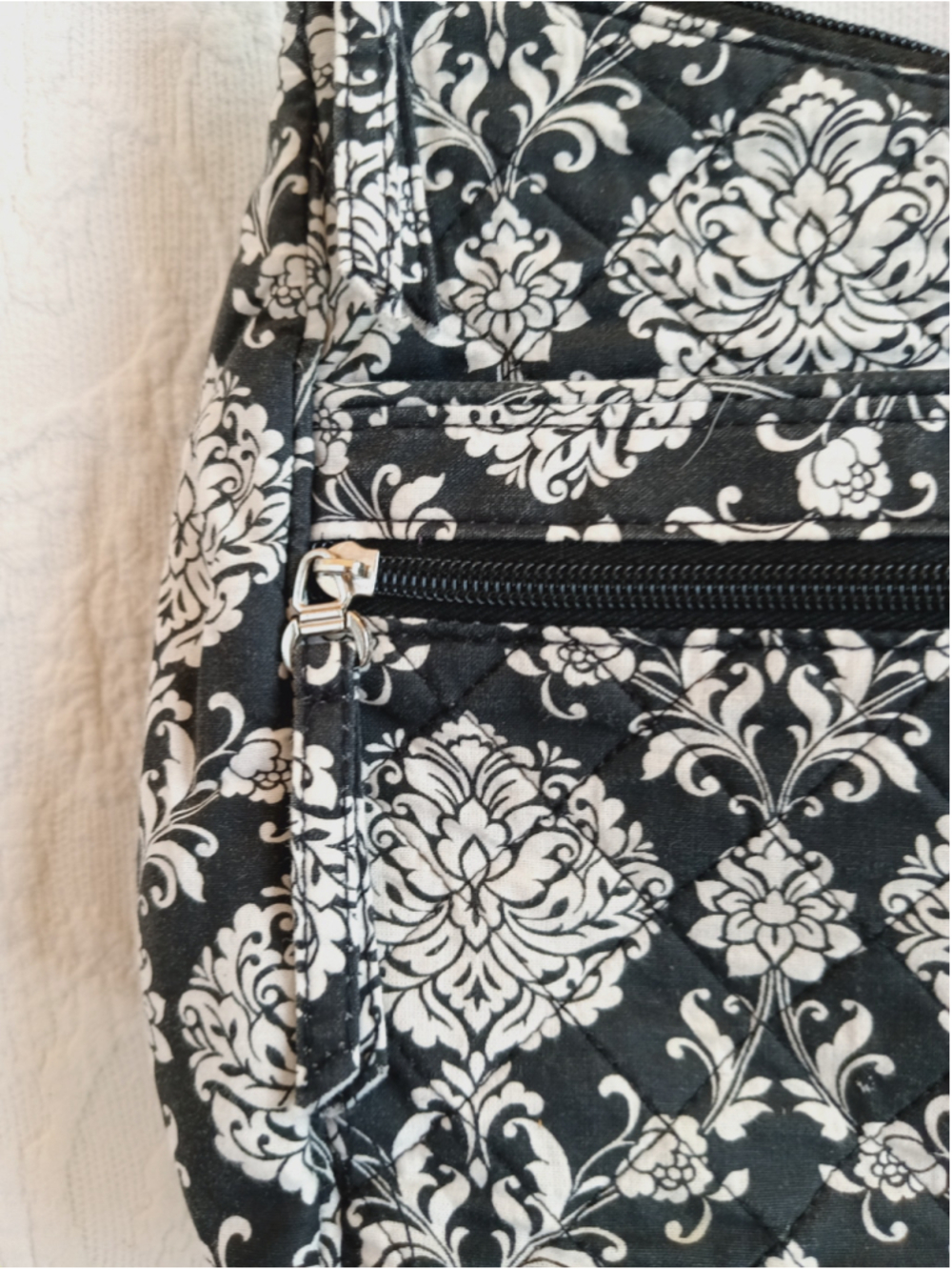 Waverly black white damask quilted crossbody bag cute soft travel purse floral - Picture 4 of 9